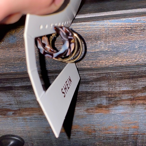 Set of two hoop earrings - Picture 2 of 4